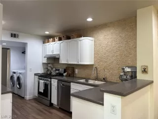 Photo #5: 2768015 Listing 