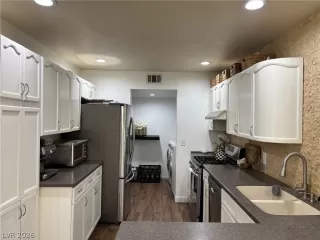 Photo #6: 2768015 Listing 