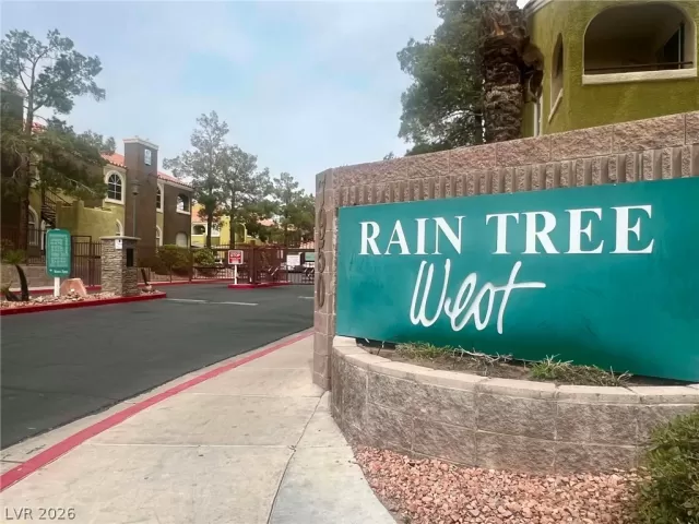 MLS: 2768090 Condo For Sale