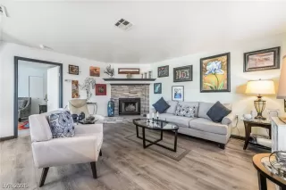 Photo #2: 2768101 Listing 