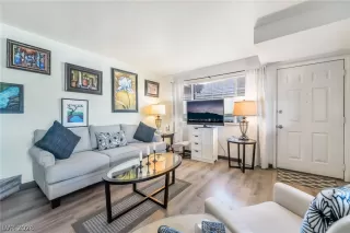 Photo #3: 2768101 Listing 