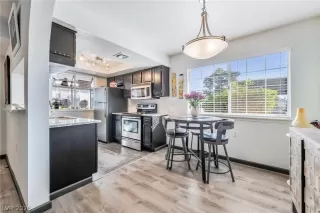 Photo #4: 2768101 Listing 