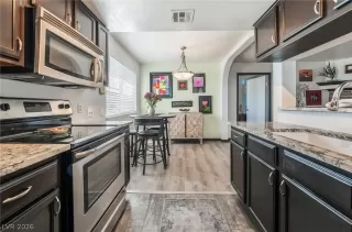 Photo #5: 2768101 Listing 