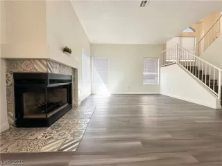 Photo #3: 2768102 Listing 