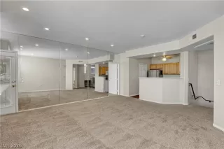 Photo #4: 2768111 Listing
