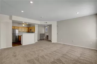 Photo #5: 2768111 Listing