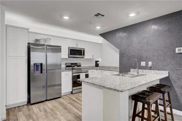 MLS: 2768120 Condo For Sale