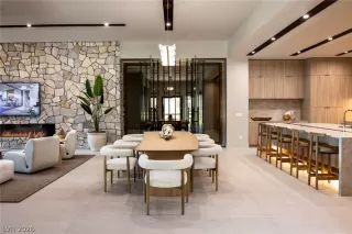 Photo #2: 2768151 Listing