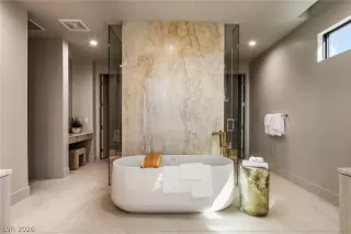 Photo #6: 2768151 Listing