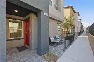 Photo #1: 2768218 Listing 