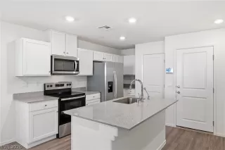 Photo #4: 2768218 Listing 