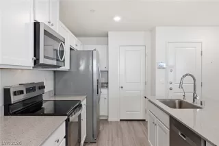 Photo #6: 2768218 Listing 