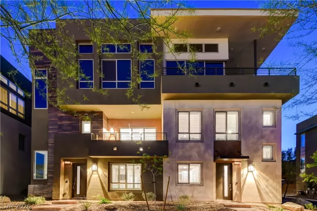 MLS: 2768224 Condo For Sale