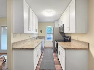 More Details about MLS # 2768230 : 870 B 604