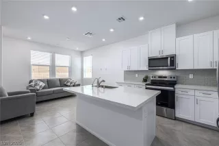 Photo #5: 2768244 Listing 