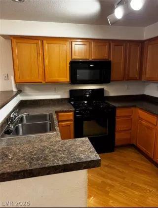 Photo #6: 2768263 Listing