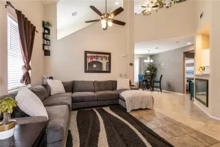 Photo #6: 2768285 Listing