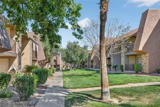 Photo #3: 2768298 Listing 