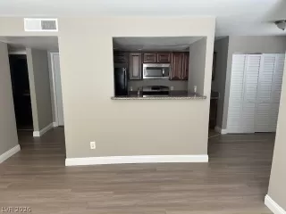 Photo #2: 2768303 Listing 