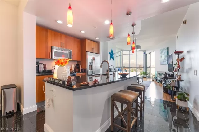 MLS: 2768318 Condo For Sale