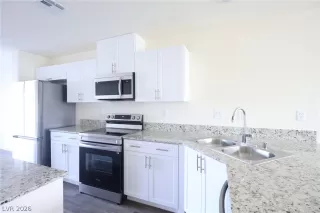 Photo #2: 2768369 Listing 