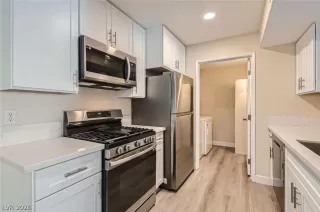 Photo #4: 2768418 Listing 