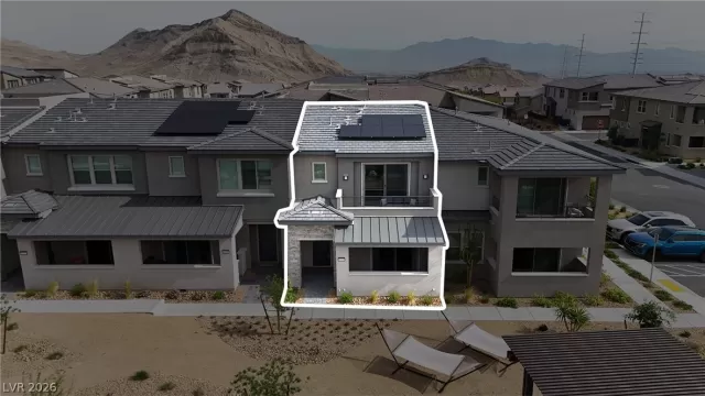 MLS: 2768461 Condo For Sale