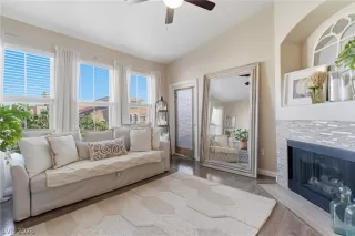 Photo #4: 2768528 Listing 