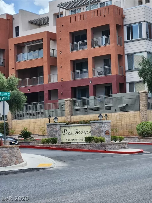 MLS: 2768564 Condo For Sale