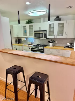 Photo #4: 2768575 Listing 