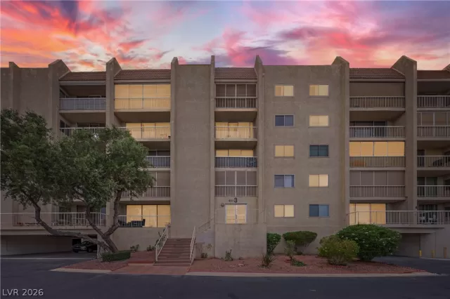 MLS: 2768584 Condo For Sale