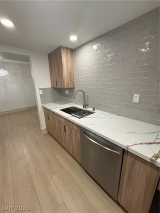 Photo #4: 2768584 Listing