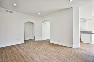 Photo #3: 2768689 Listing