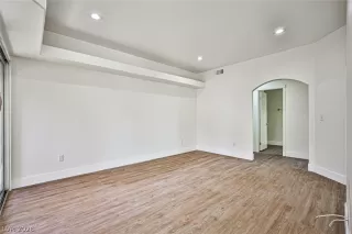 Photo #4: 2768689 Listing