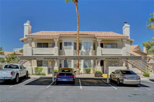 MLS: 2768716 Condo For Sale