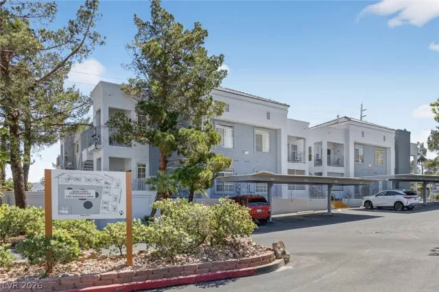 MLS: 2768737 Condo For Sale