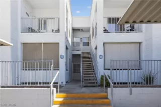 Photo #2: 2768737 Listing