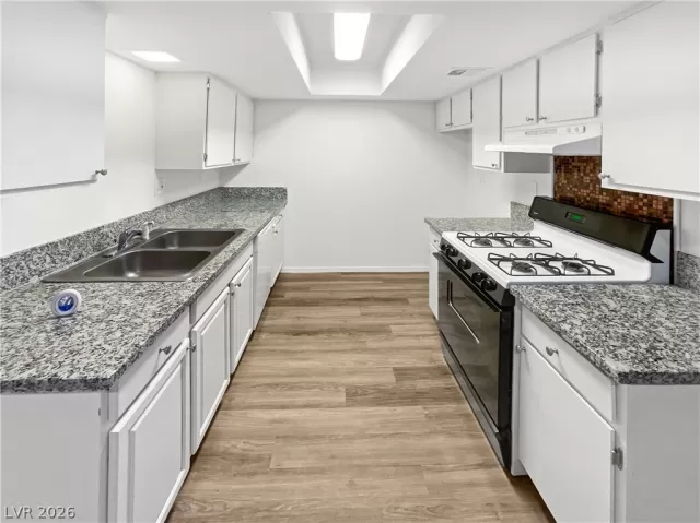 MLS: 2768781 Condo For Sale