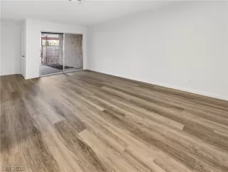 Photo #2: 2768781 Listing 