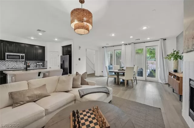 MLS: 2768783 Condo For Sale