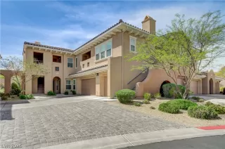 Photo #3: 2768798 Listing