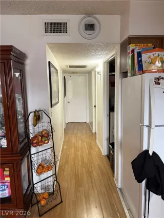 Photo #1: 2768828 Listing 