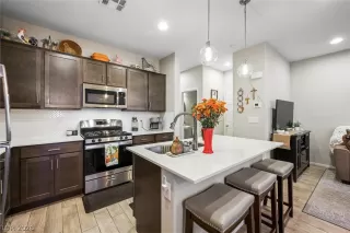 Photo #2: 2768833 Listing 