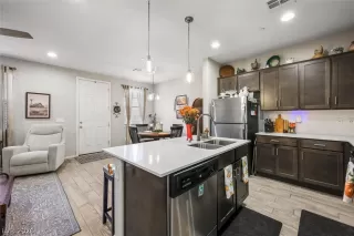 Photo #5: 2768833 Listing 