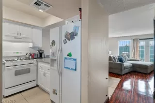 Photo #3: 2768867 Listing