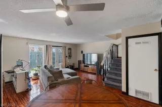 Photo #5: 2768867 Listing