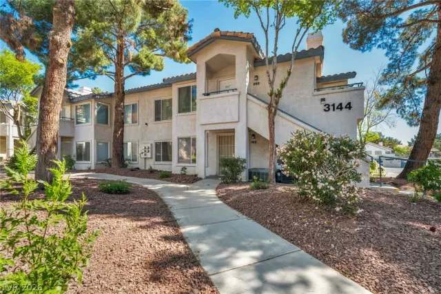 MLS: 2768939 Condo For Sale