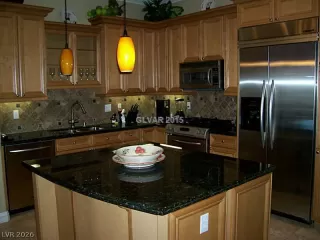 Photo #3: 2768940 Listing 