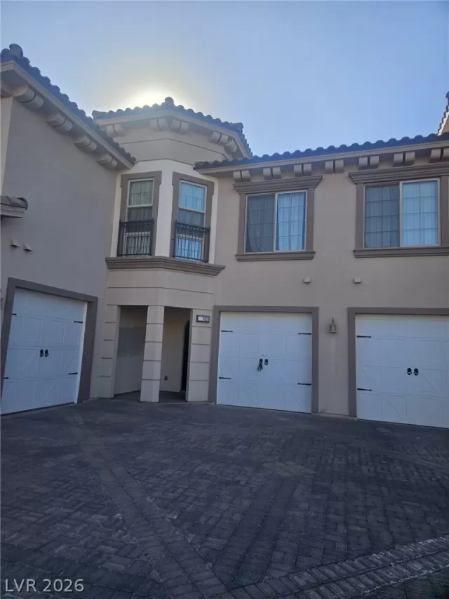 MLS: 2768949 Condo For Sale