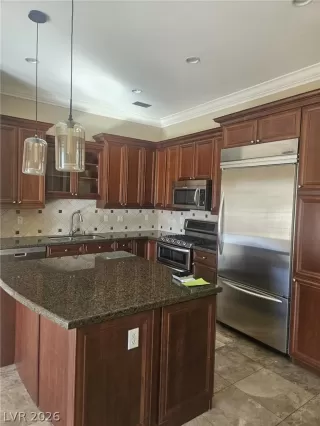Photo #3: 2768949 Listing 